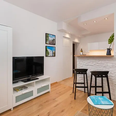 Rent Like - Nowolipki 9a Apartment